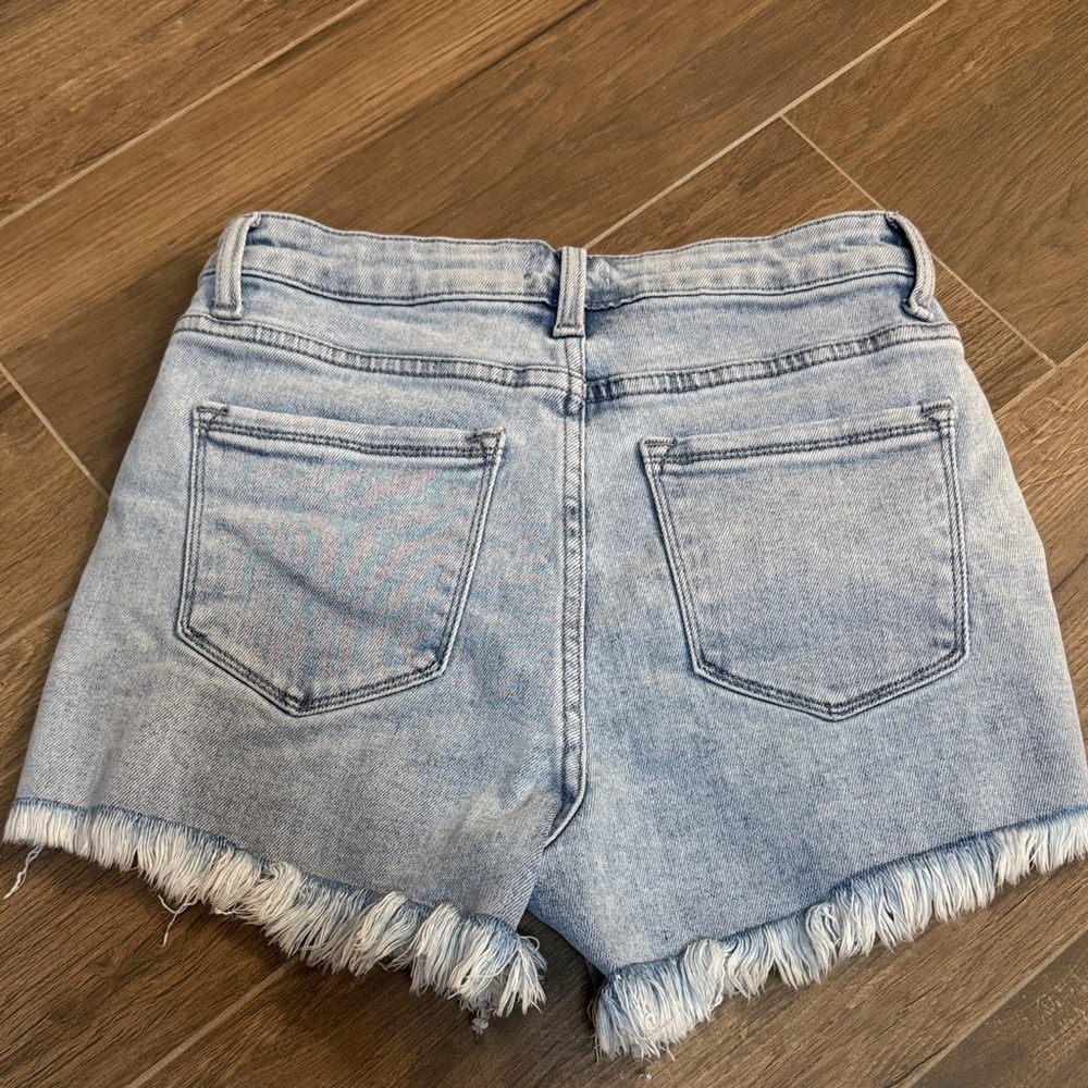 Pink Lily Large Light Wash Distressed Denim Women Shorts - Picture 5 of 5